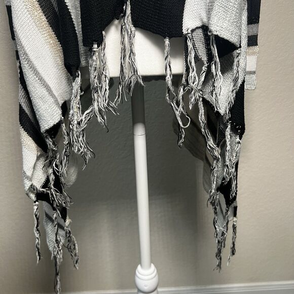 Unbranded Black & White Open Front Cascading Fringe Cardigan - One Size - Picture 3 of 10
